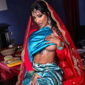 Yasmina Khan